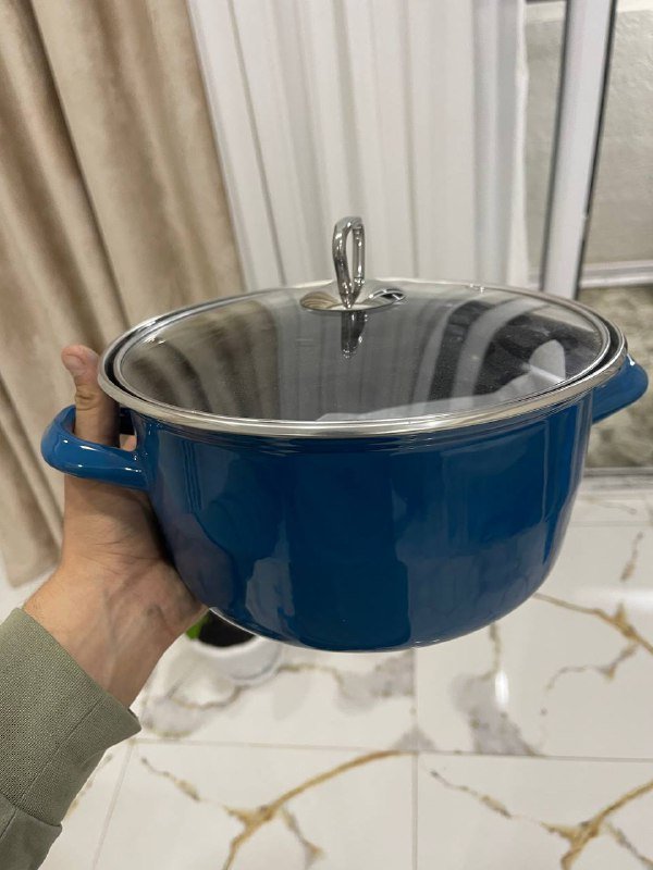 Кастрюля с крышкой