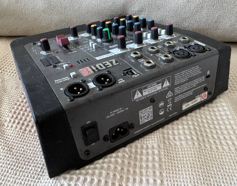 Микшер Allen & Heath ZEDi-8 8-Channel Live USB Mixer 3