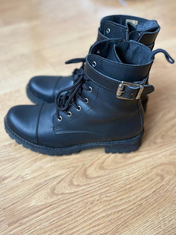 Черные и желтые ботинки размеры 37