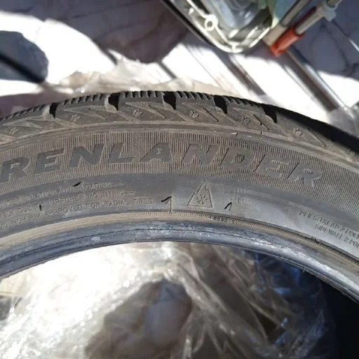 Зимние шины 275/40 R20, 2 колеса