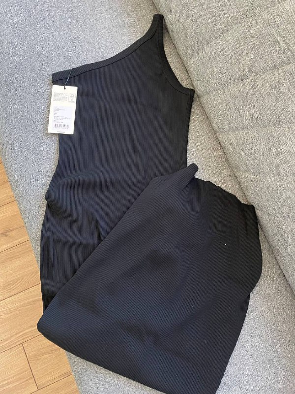 брюки Tommy Hilfiger, платье Dr. Denim 9