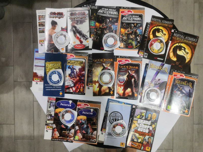 Лицензионные игры PSP без коробочек с книжечками
