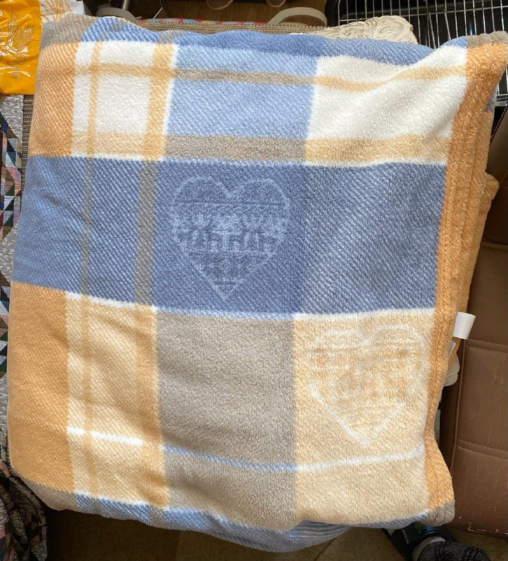 Рюкзак Skechers, Джинсовка Levi’s, Кресло шезлонг, Плед, Йога коврик, Костюм, Юбка, Боди 5