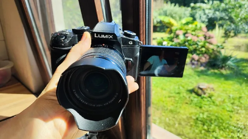 Камера Panasonic Lumix DMC-G85 с объективом 1