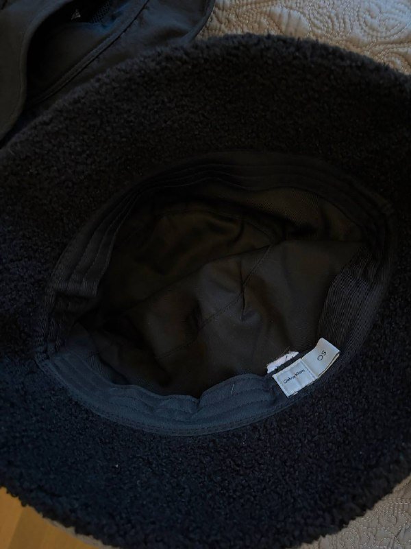 Панамки Calvin Klein, Adidas 2