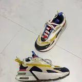 Шорты Levi’s, костюм юбка пиджак, очки Balenciaga, пижама, футболка, туфли, кроссовки Nike 9