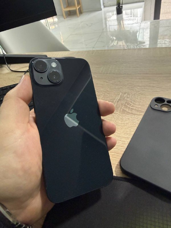iPhone 14 3