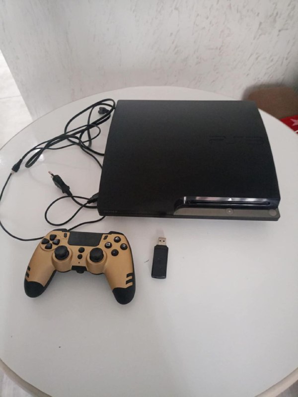 Приставка SONY PS 3, джойстик, диски