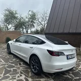 Tesla Model 3 Long Range Dual Motor 3