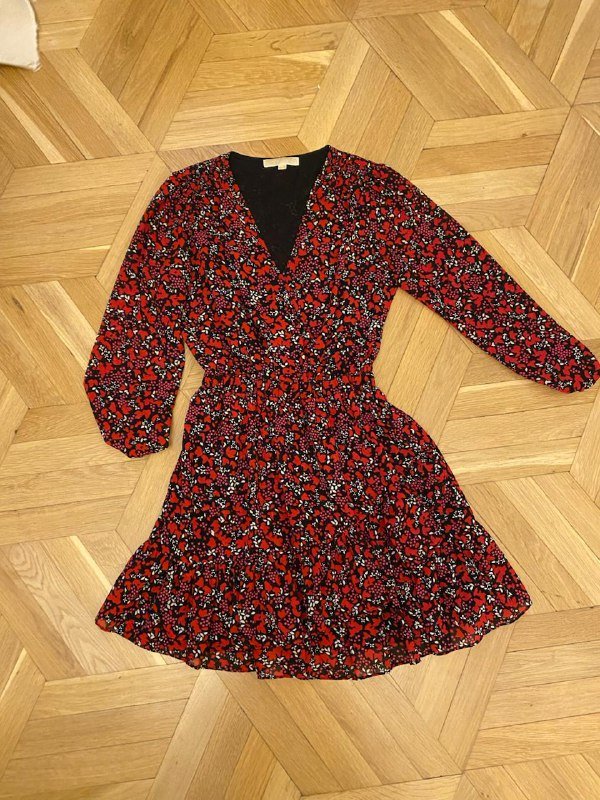 Джинсы Levis 501, Шорты 12 Stories, Кардеган COS, Платье Michael Kors, Спортивный костюм 8