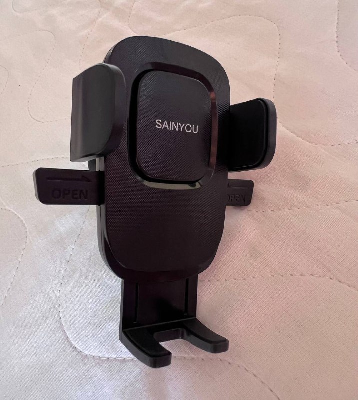 Свечи зажигания, знак аварийной остановки, лампочка, держатель для телефона, ремкомплект, антифриз, канистра, накладки на ремень 4