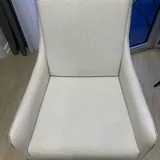 2 светлых кресла 2