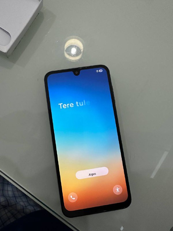 Новый телефон Samsung с зарядным устройством и коробкой