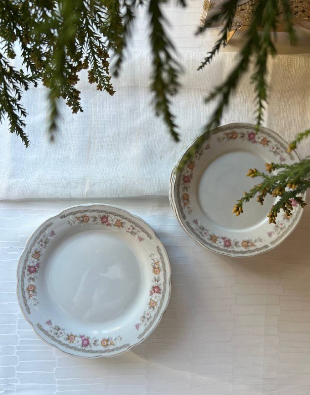 Столовые тарелки большие и маленькие по 6 шт