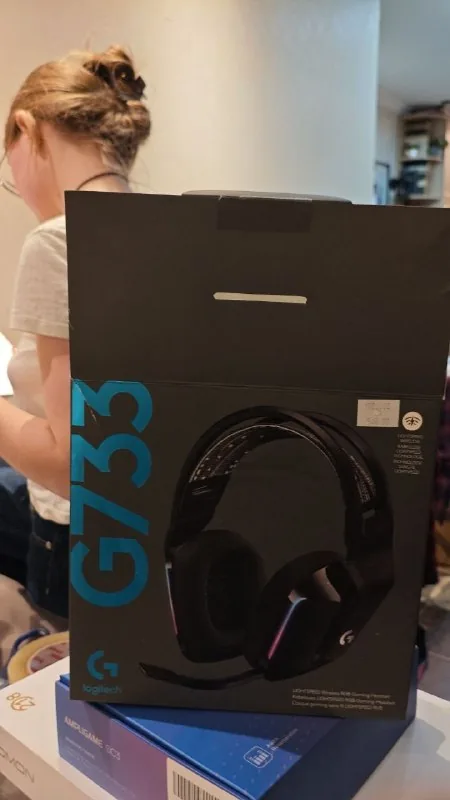 Наушники Logitech G733