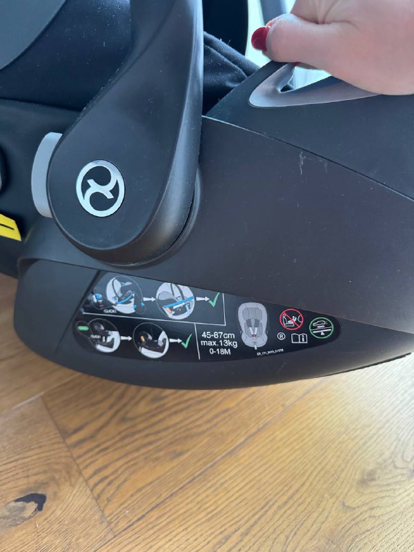 Cybex Ferrari car seat 4