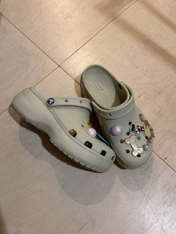 Crocs iconic comfort на платформе, джибитсы оригинальные Crocs 2