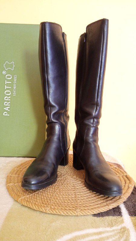 Черные кожаные женские сапоги размер 41