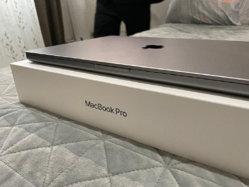 MacBook Pro M1 16 inch 32GB RAM 512GB Storage 3