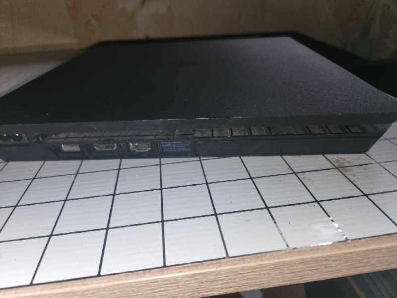 Playstation 4 slim 1Tb, диск, джойстик 5