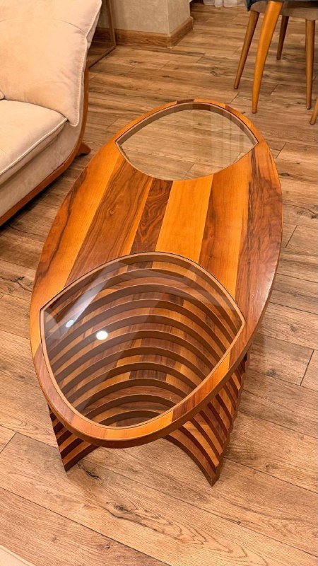 Деревянный стол