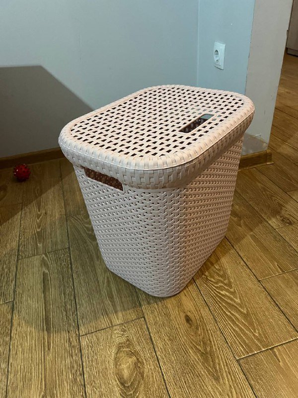 Скалер, мужской шарф и варежки, умывалка, зубные щетки, бальзам, боксеры, корзина для белья 7