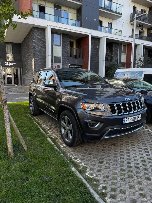 Jeep Grand Cherokee WK2 Limited 1