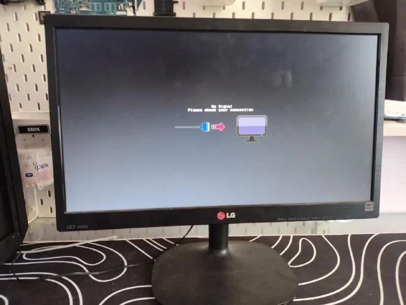 Монитор LG 20M35A-B 1
