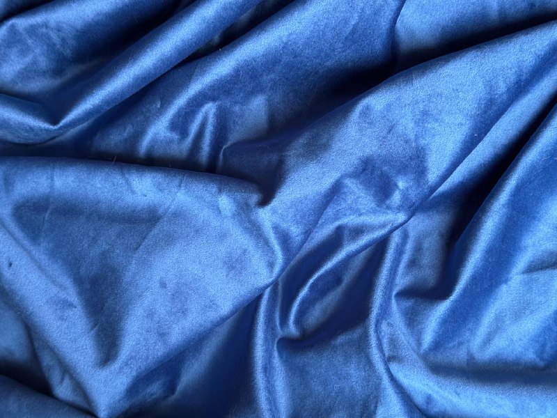 2 отреза синего бархата 3х3 м 2