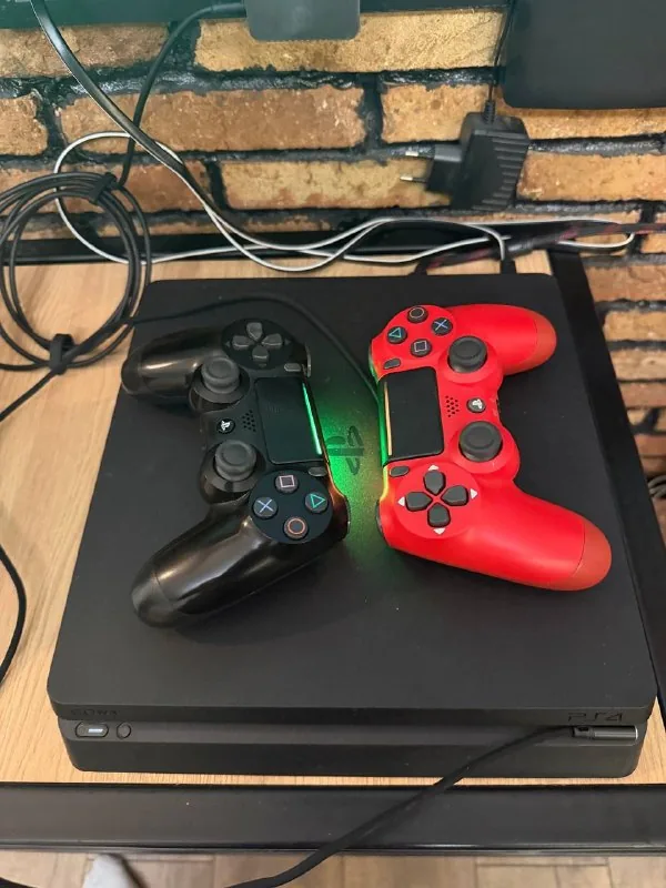 Яндекс Станция Алиса Миди, PS4 Slim 500GB 1