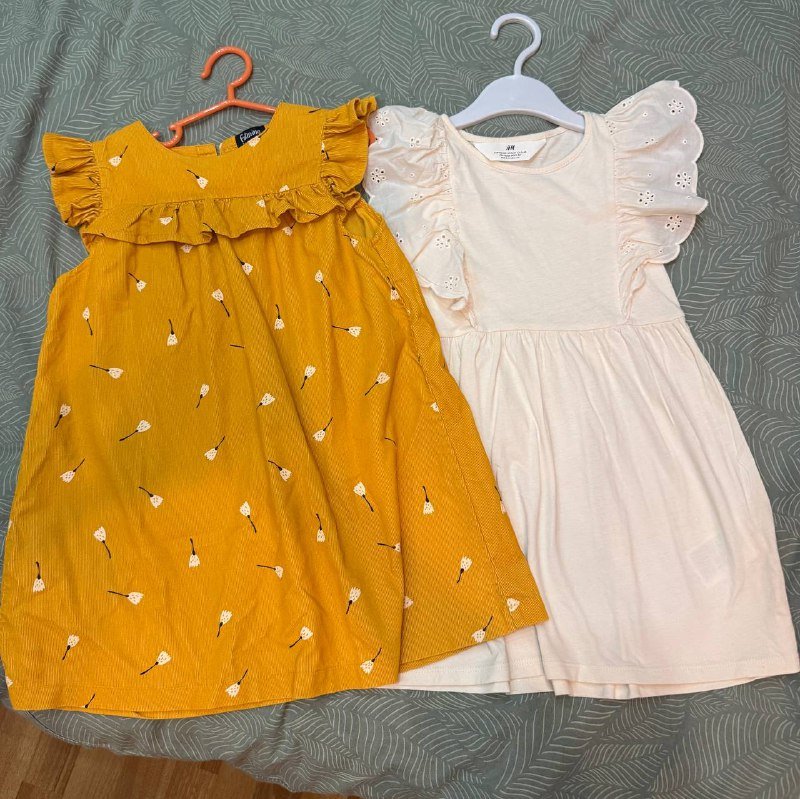 Два платья для девочки желтое и бежевое