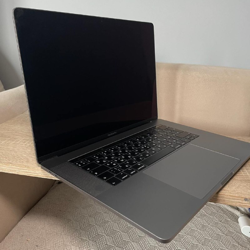 MacBook Pro 15, 2018, 16GB, 512 SSD, iPad Pro 12.9, 256GB 4