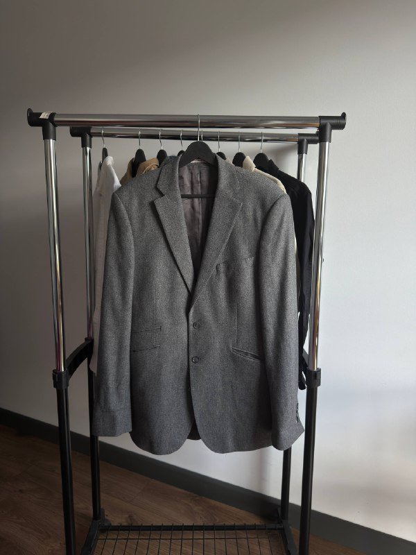 Рубашка Wrangler, пиджаки Louis Purple, GAP, рубашки и куртки Zara, штаны Puma 2