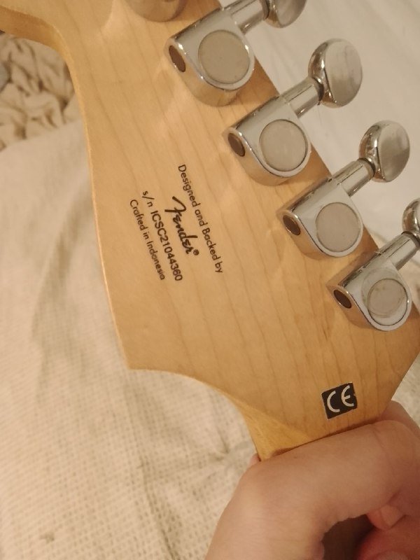 Гитара Fender Squire Mini с аксессуарами 5