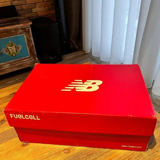 Новые беговые кроссовки New Balance FuelCell SuperComp Elite v4