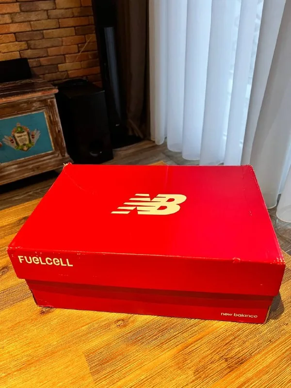 Новые беговые кроссовки New Balance FuelCell SuperComp Elite v4 1