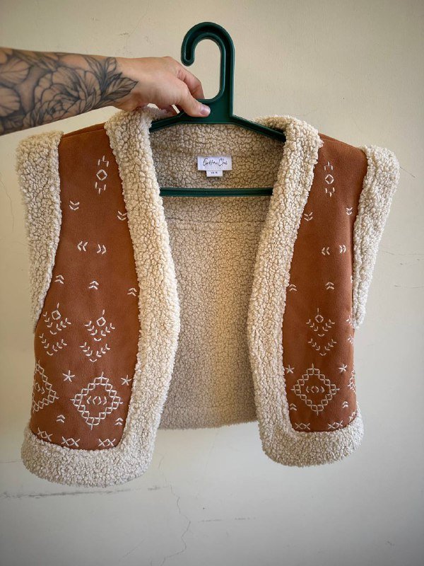 Жилет Cotton Club из искусственного меха и замши