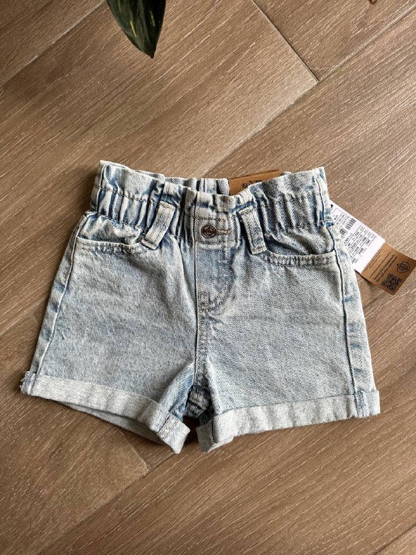 Новые джинсовые шорты на 2-3 года