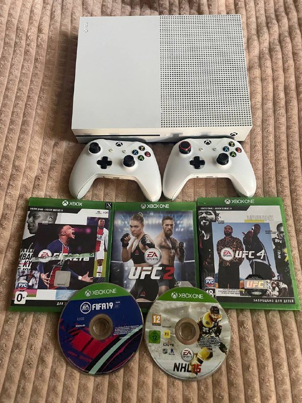Xbox One S с дисководом, 2 контроллера, игры FIFA19, UFC2, NHL15