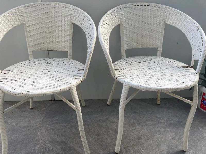 2 плетёных стула для балкона 2