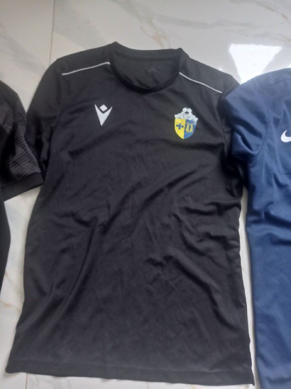 Амброшуры JBL, футболки оригинал, кроссовки Найк 43 размер 3