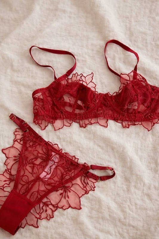 Роскошный комплект кружевного белья размер XS-S