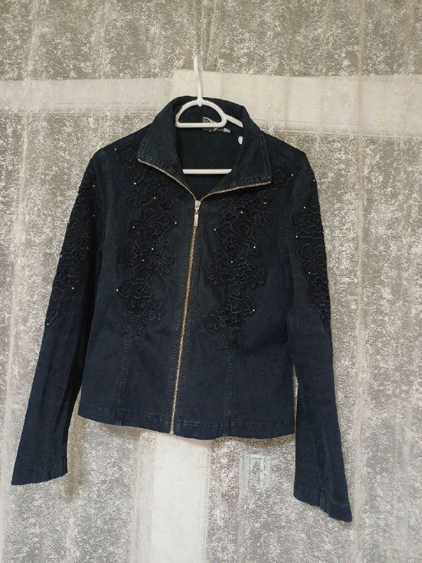 Пиджак чёрный джинсовый, платье 48-50, шарф новый