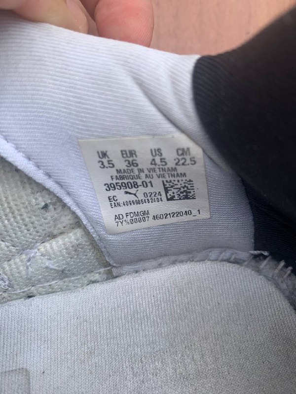 Женские кроссовки Puma 4