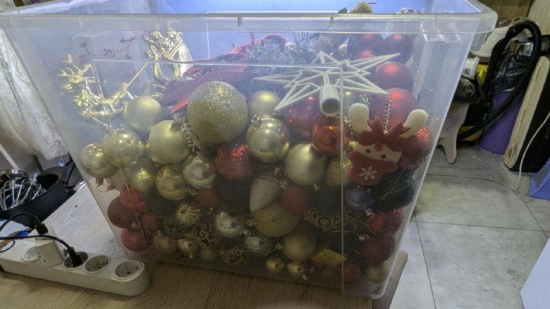 Набор новогодних гирлянд, украшений, костюмы 9