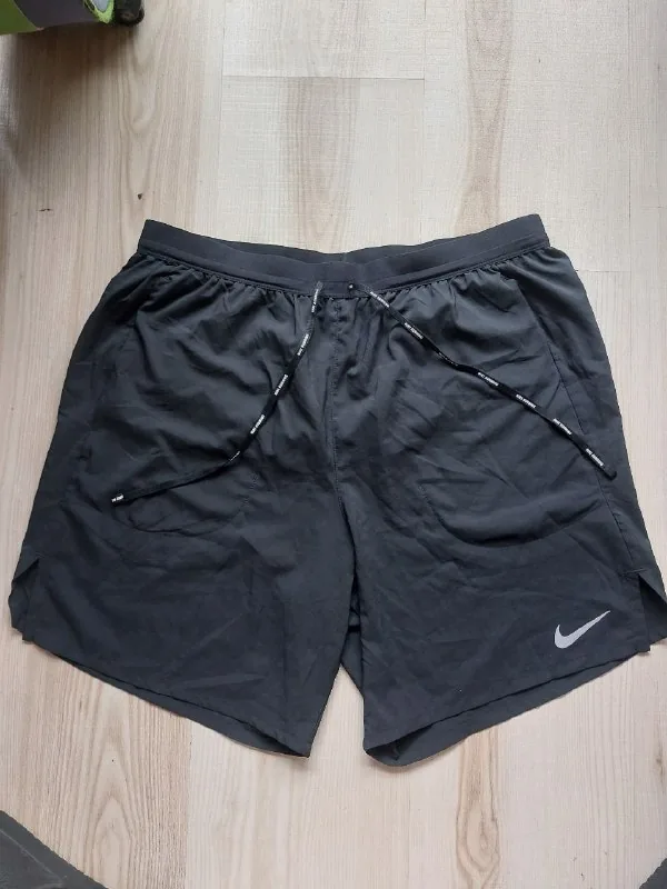 Мужские шорты Nike 1