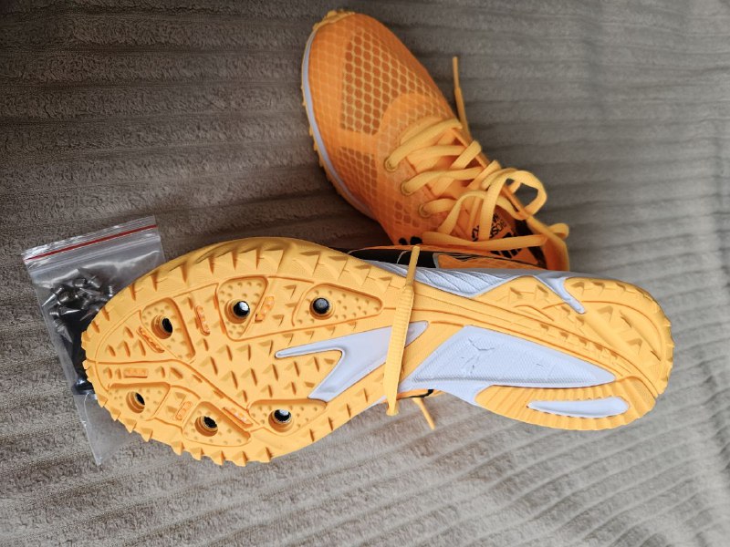 Лёгкие кроссовки puma, размер 41, с шипами 2