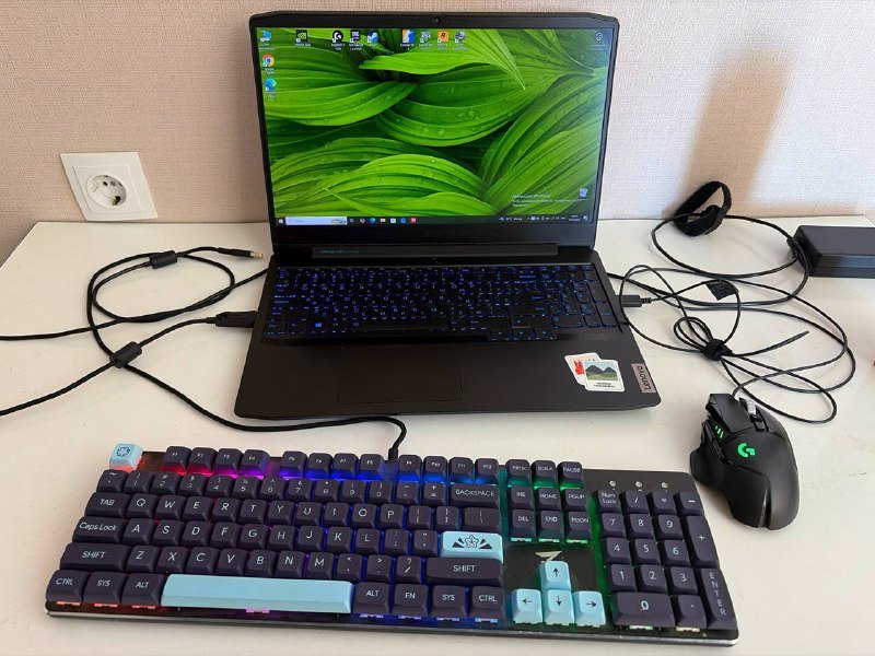 Lenovo IdeaPad Gaming 3 15ARH05 ноутбук, клавиатура, мышь