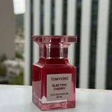 Jo Malone Wood Sage & Sea Salt, Tom Ford Electric Cherry, Clive Christian Cashmere Musk, Serge Lutens Ecrin de fumee 2