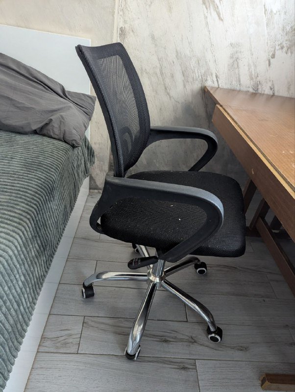 Компьютерные кресла серое и черное 2
